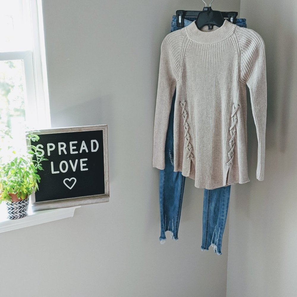 Kohl's Women's Ivory Sweater - XS